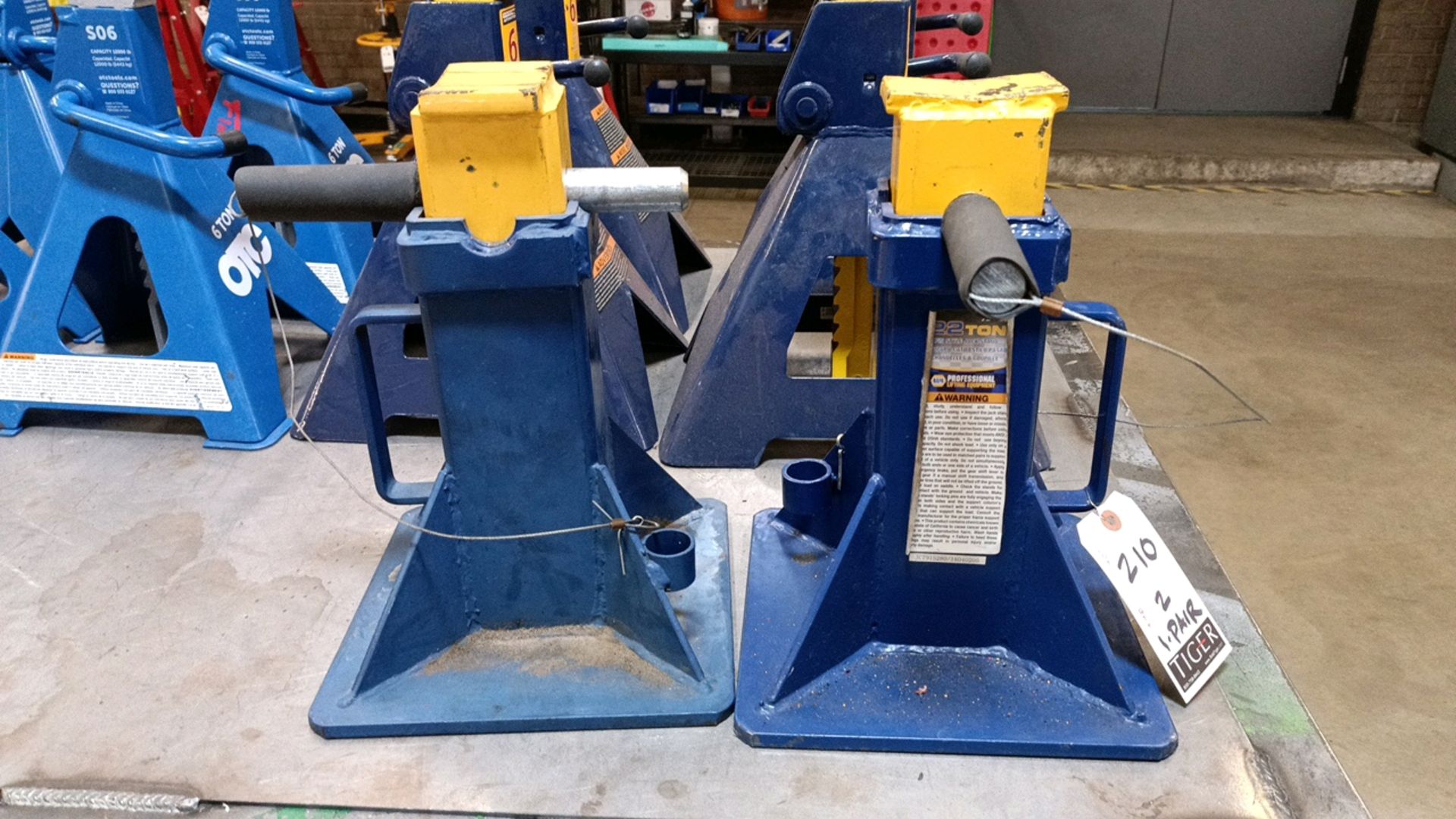 22-Ton Pin Style Jack Stands