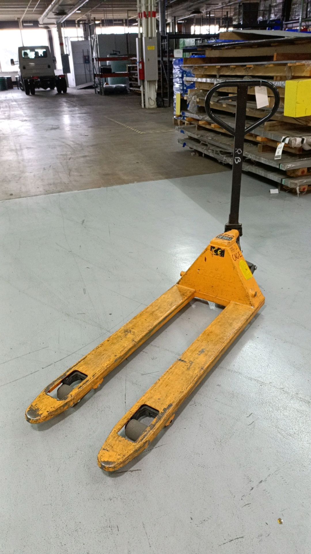 Pallet Jack-Narrow Fork