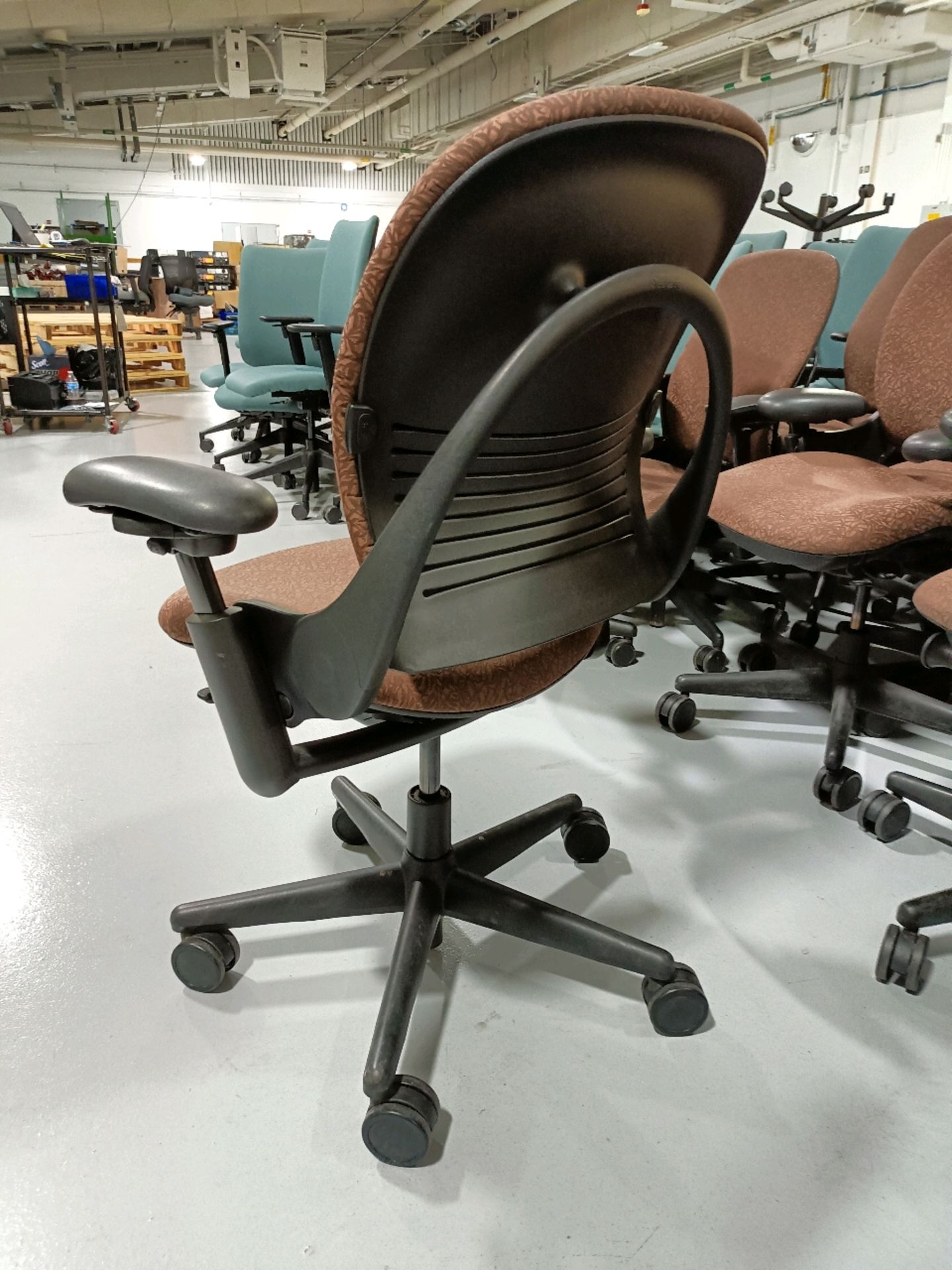 Steelcase Office Chairs, w/- Arms - Image 2 of 5