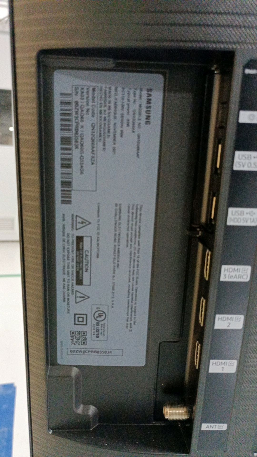 Samsun 32" 4K UHD LED Smart TV - Image 4 of 4