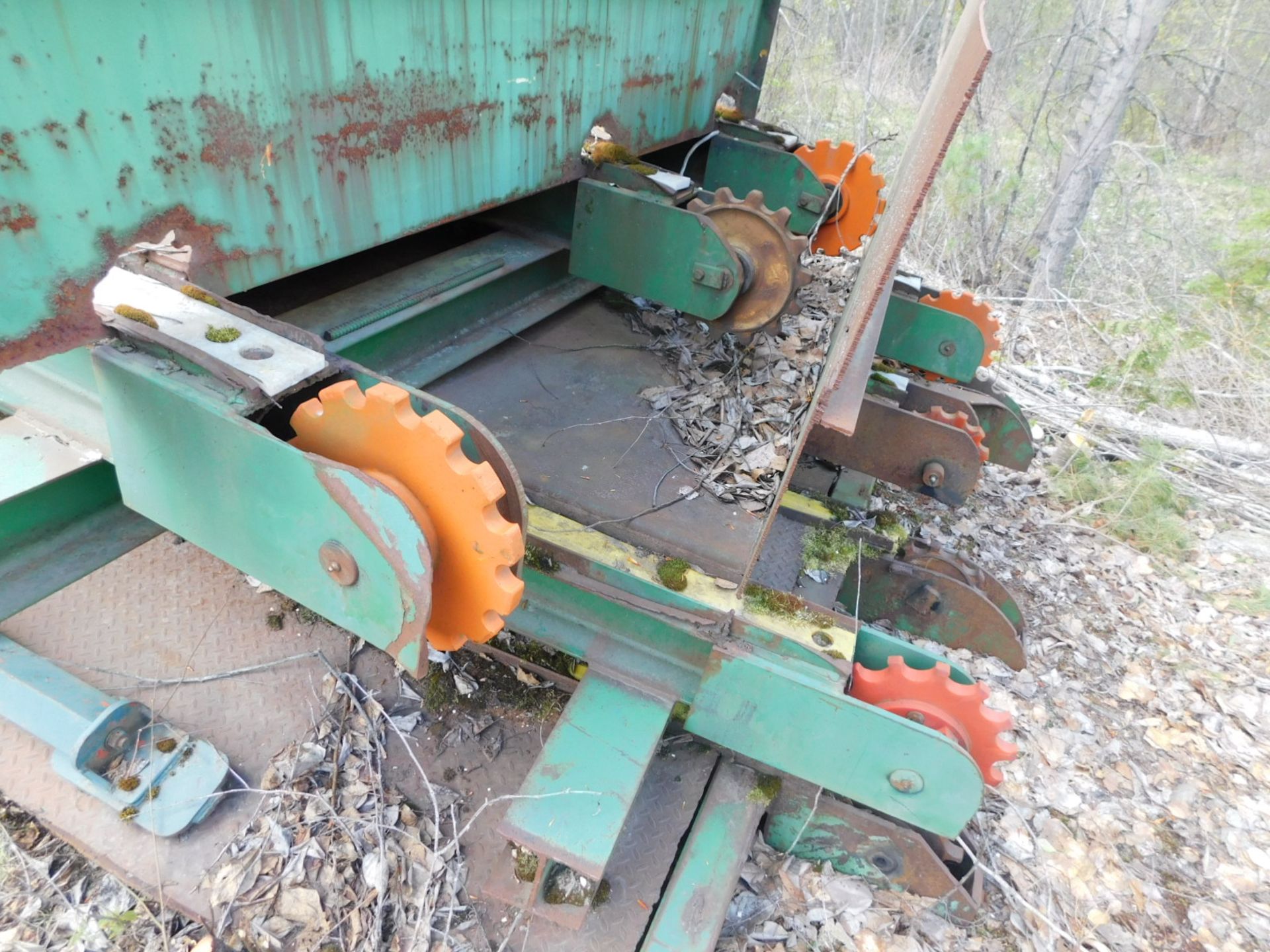 LOT OF ASST TRANSFER DECKS, 12' X 21' 6 STRAND UHMW LINES & SPROCKETS, CONVEYOR TROUGHS, COVEYOR - Image 3 of 10