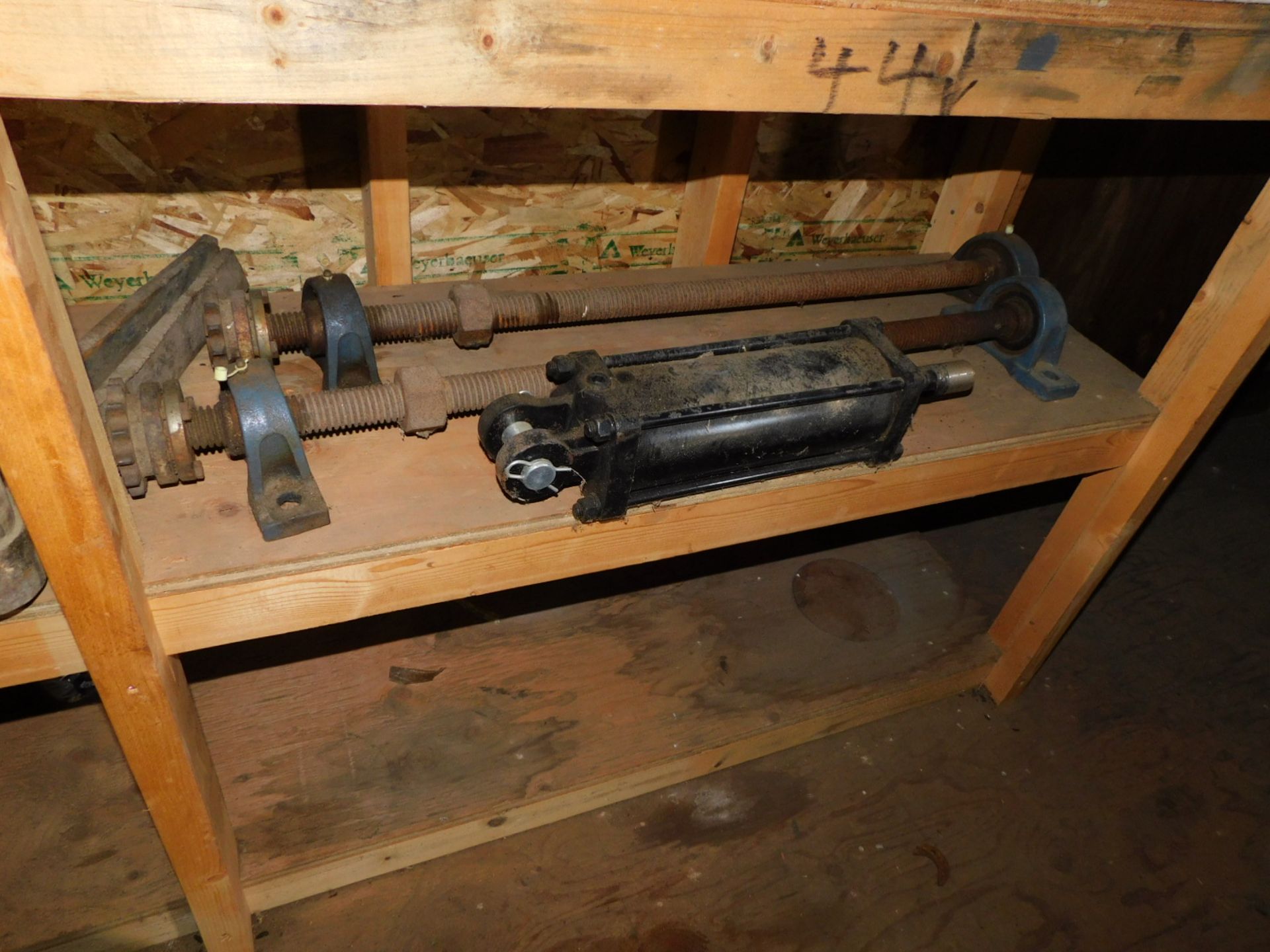 REMAINING SHELVES OF ASST MILL PARTS, ELECTRICAL, HYDRAULICS - Image 2 of 8