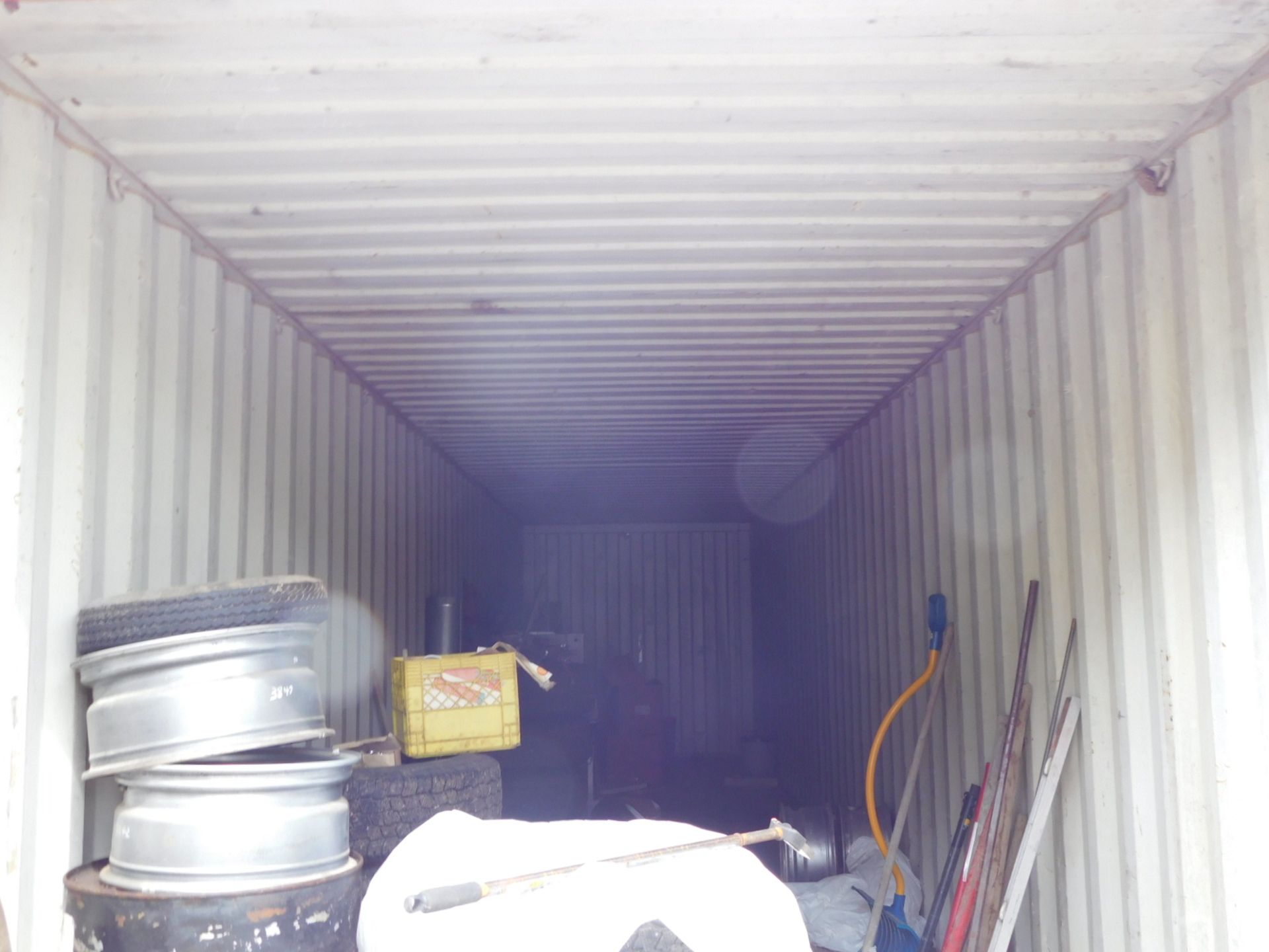 40' SHIPPING CONTAINER - Image 2 of 3