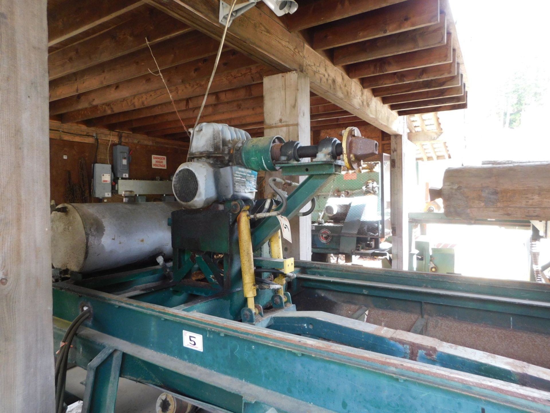 LOG LATHE SYSTEM: UP TO 48" X 30' LOG, (2) ADJUSTABLE CUTTER HEADS, 5HP, 460V, 1755RPM, HEAD CAN - Image 3 of 26