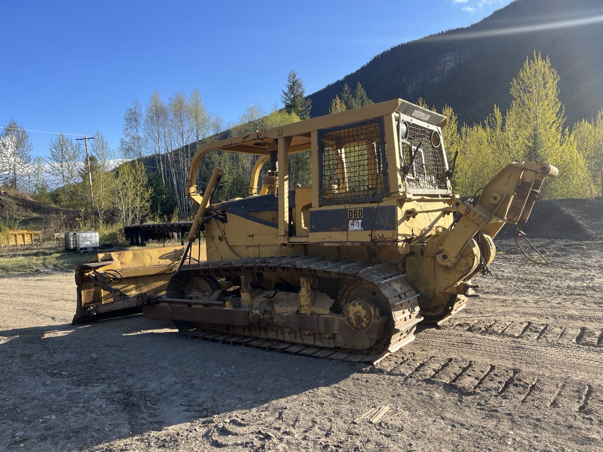 CAT D6D DOZER, 4 WAY BLADE, WINCH, OROPS, S/N 04X06876, 3306 ENGINE, METER SHOWS, C/W 10'8" RAKE - Image 4 of 10