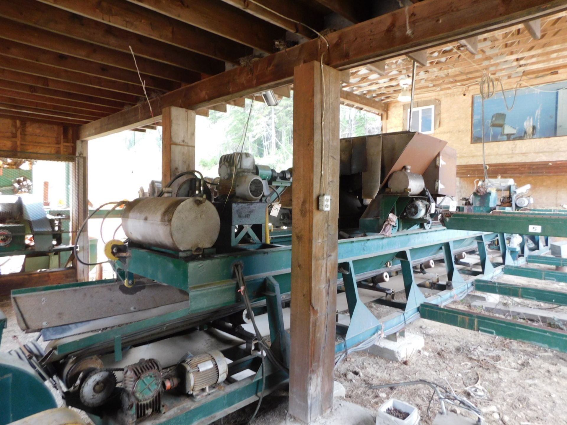 LOG LATHE SYSTEM: UP TO 48" X 30' LOG, (2) ADJUSTABLE CUTTER HEADS, 5HP, 460V, 1755RPM, HEAD CAN - Image 2 of 26