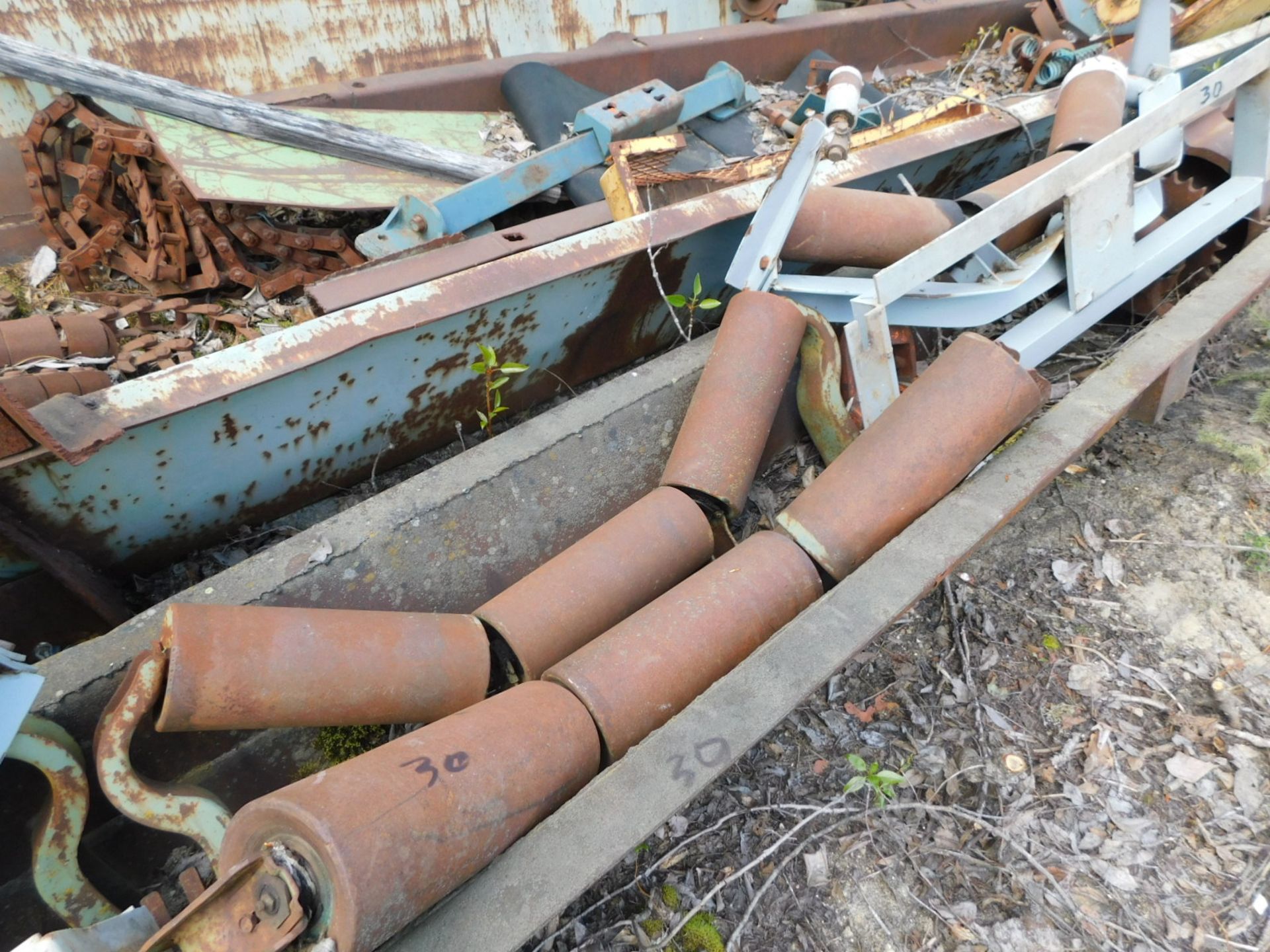 LOT OF ASST TRANSFER DECKS, 12' X 21' 6 STRAND UHMW LINES & SPROCKETS, CONVEYOR TROUGHS, COVEYOR - Image 6 of 10