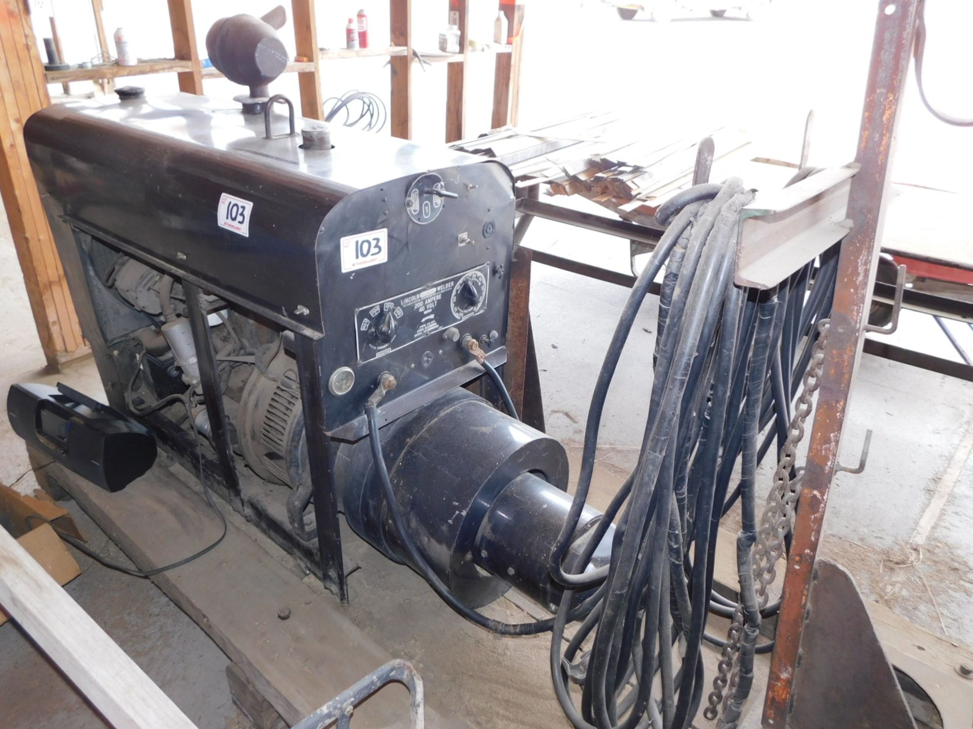 LINCOLN 200AMP SHIELD ARC WELDER TYPE SA-200, SKID MOUNTED, CABLES