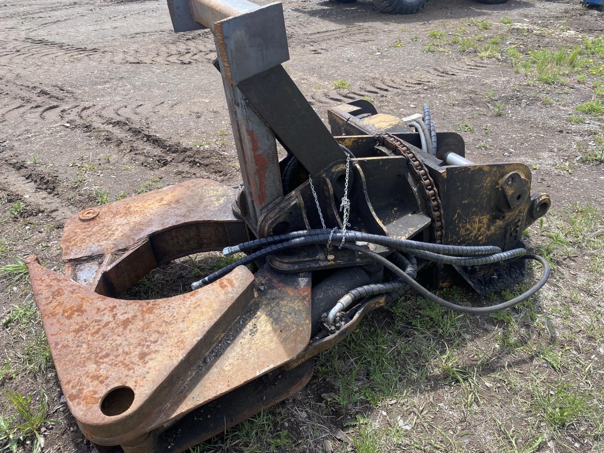 HYDRAULIC LOG GRAPPLE (USED ON 235 LOG LOADER - Image 2 of 2