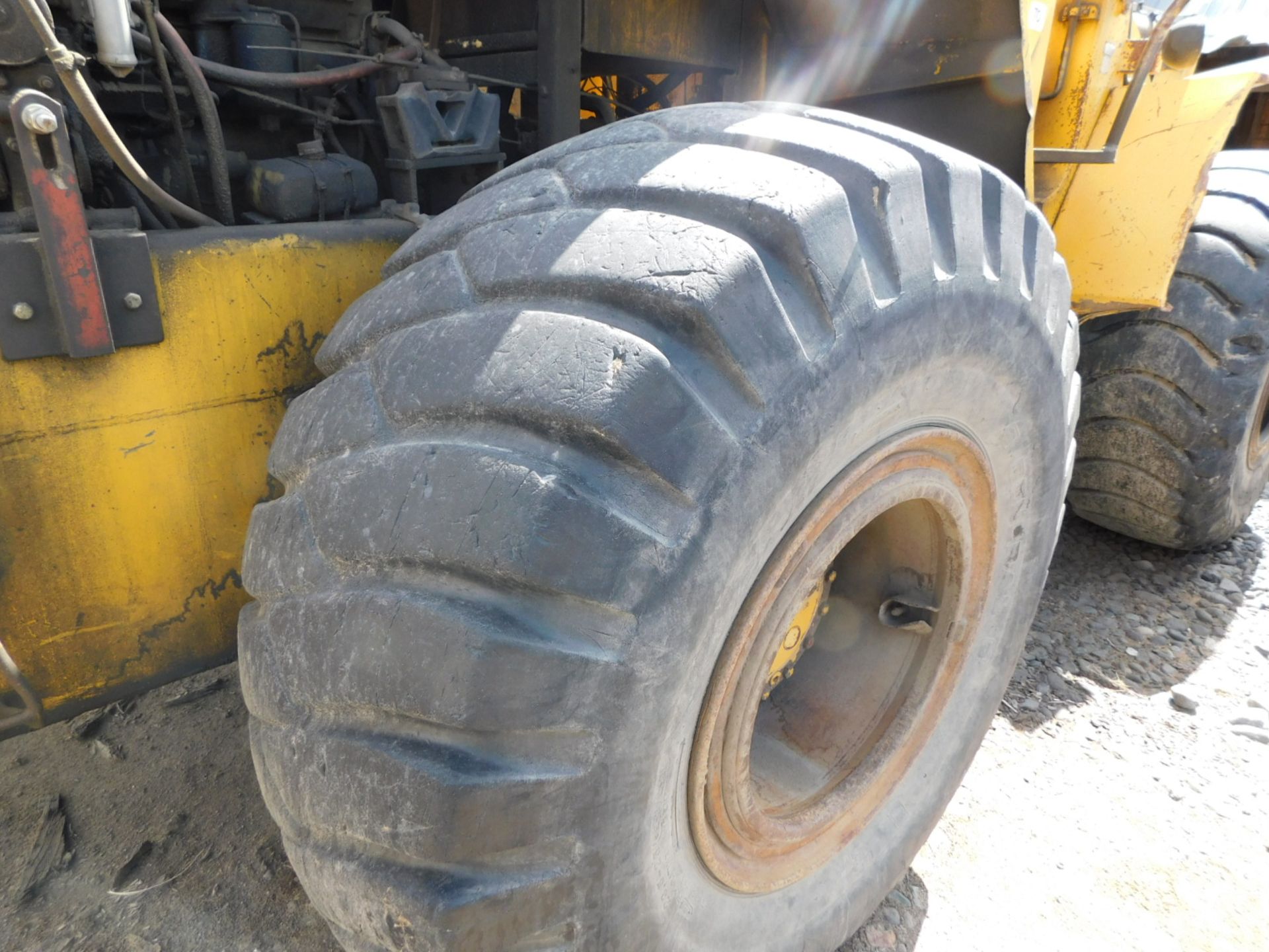 VOLVO BM LM1240 WHEEL LOADER, EROPS, METER SHOWS 1914 HOURS, 8' BUCKET W/ TEETH - 30% RUBBER (Must - Image 6 of 11