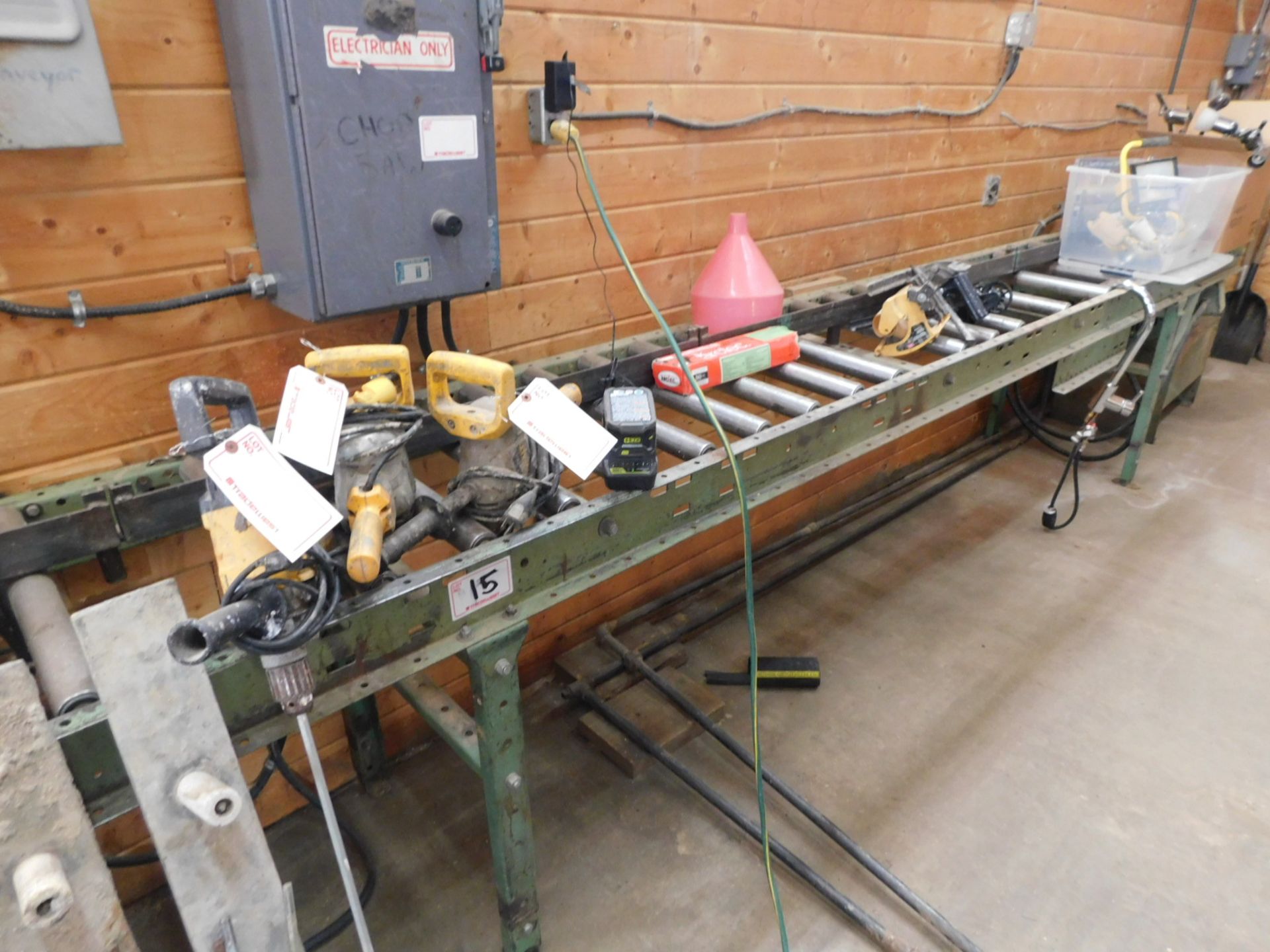 GRUTTER MOD 1600 FH POP UP CHOP SAW W/ 15" X 21' INFEED, 15" X 21' OUTFEED, LINE BAR & STOPS - Image 2 of 3