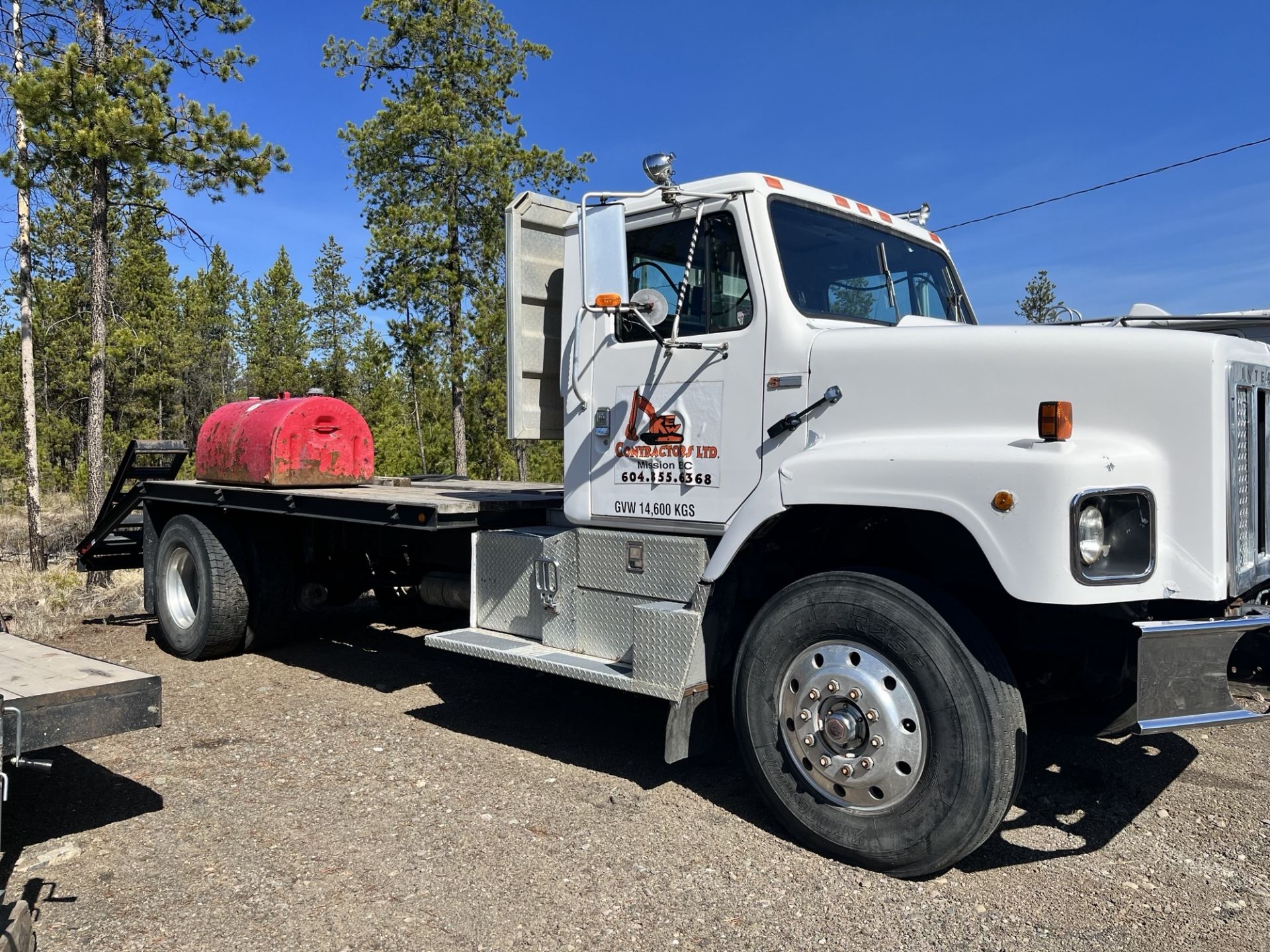 1981 INTERNATIONAL FLATDECK TRUCK, GAS, 2WD, 12’8” DECK, 122,960 KMS, VIN- 1HTCA2673BGB14844