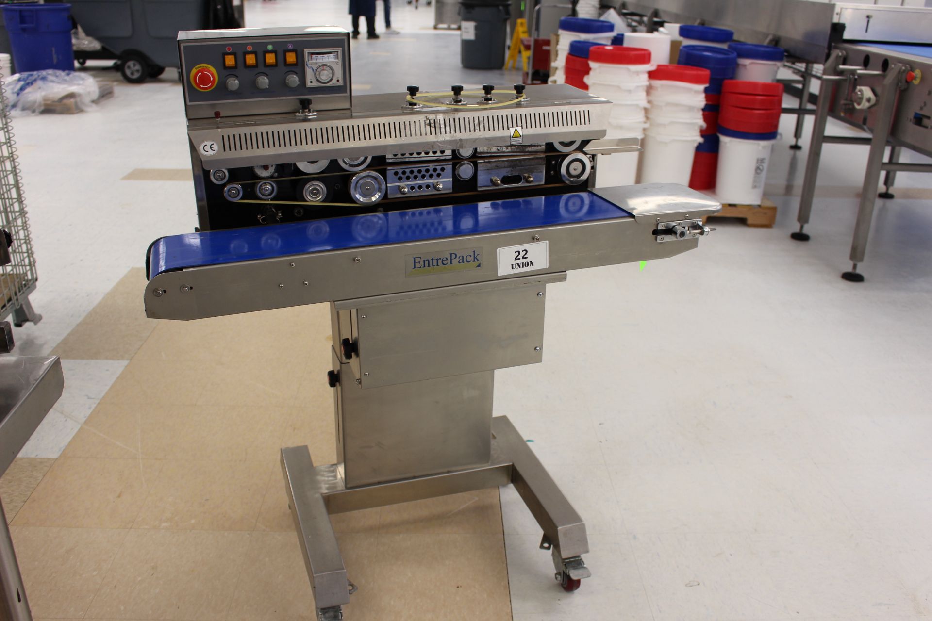 Entrepack Band Sealer with Temperature controls with 7" wide x 36" long belt on casters, 110 volts ~