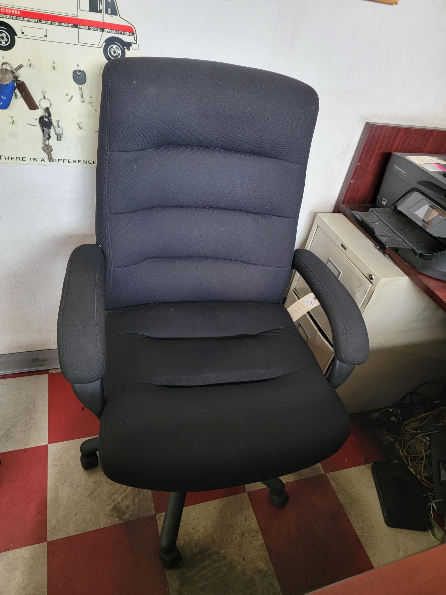 OFFICE CHAIR - WIDE - Image 2 of 2