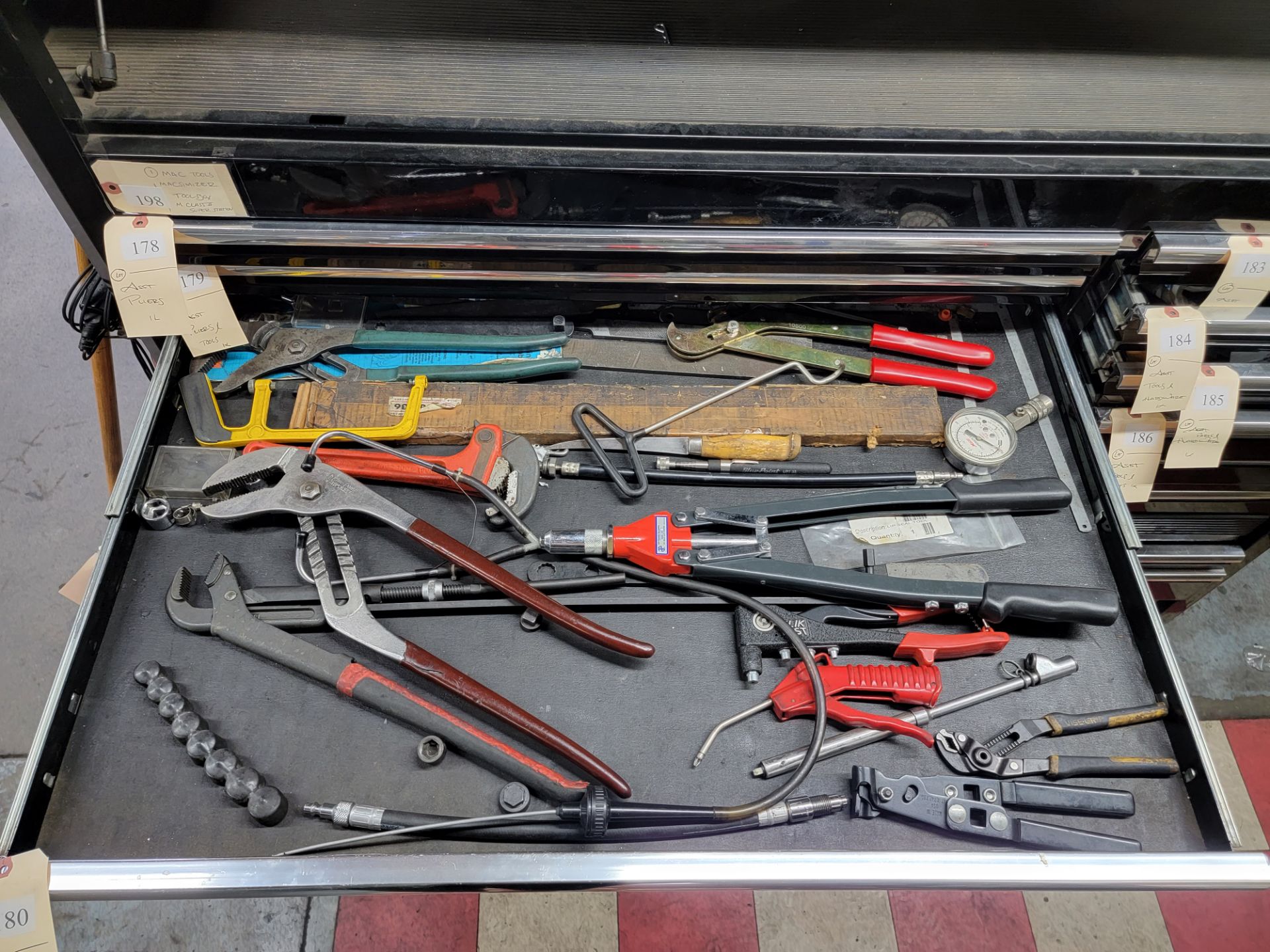 ASST PLIERS & SPECIALIZED TOOLS - 1 DRAWER