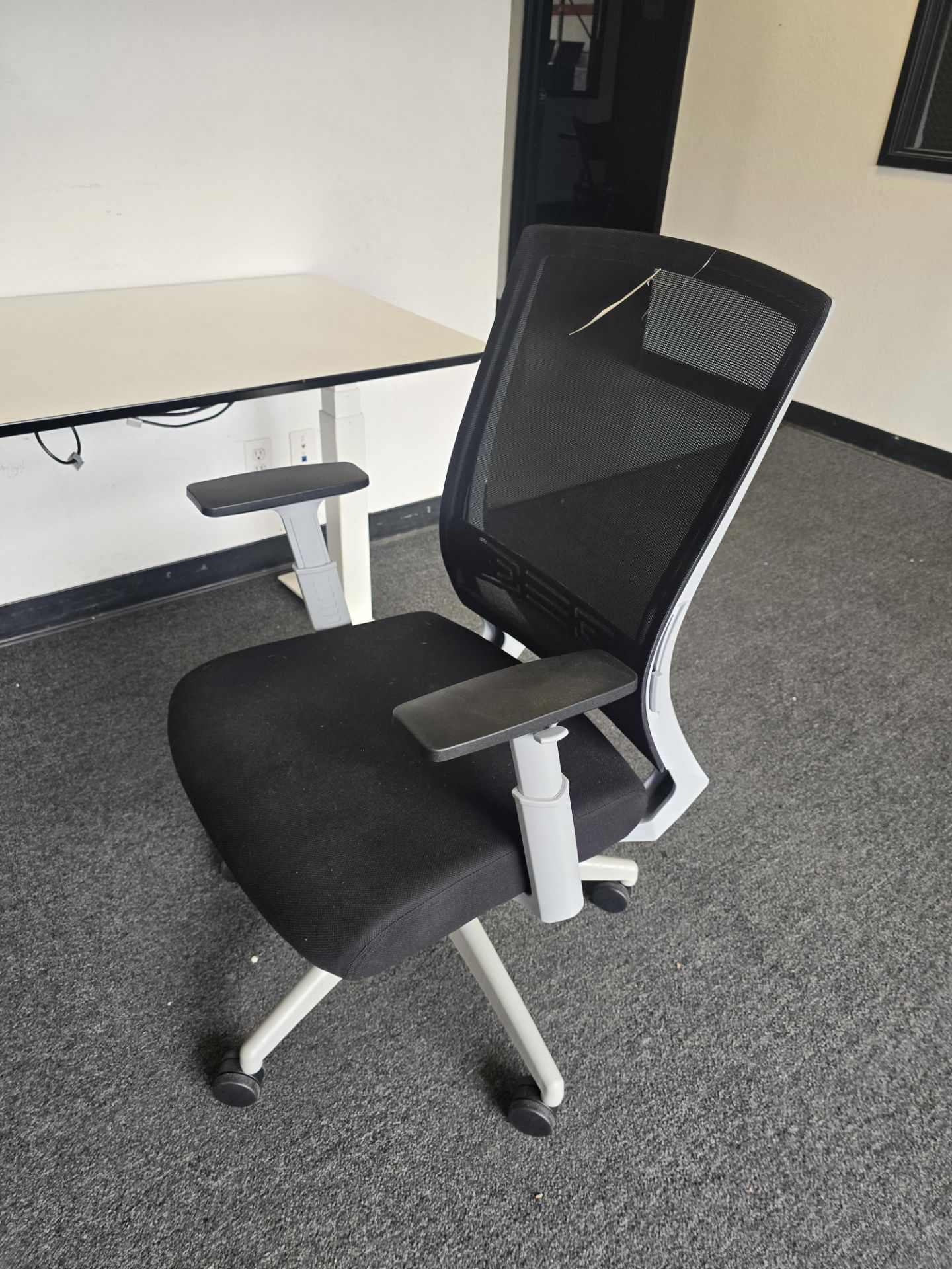 BLACK & GRAY OFFICE CHAIR - Image 2 of 2