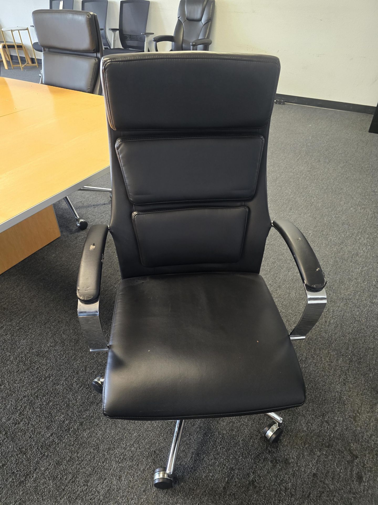BLACK EXEC OFFICE CHAIRS