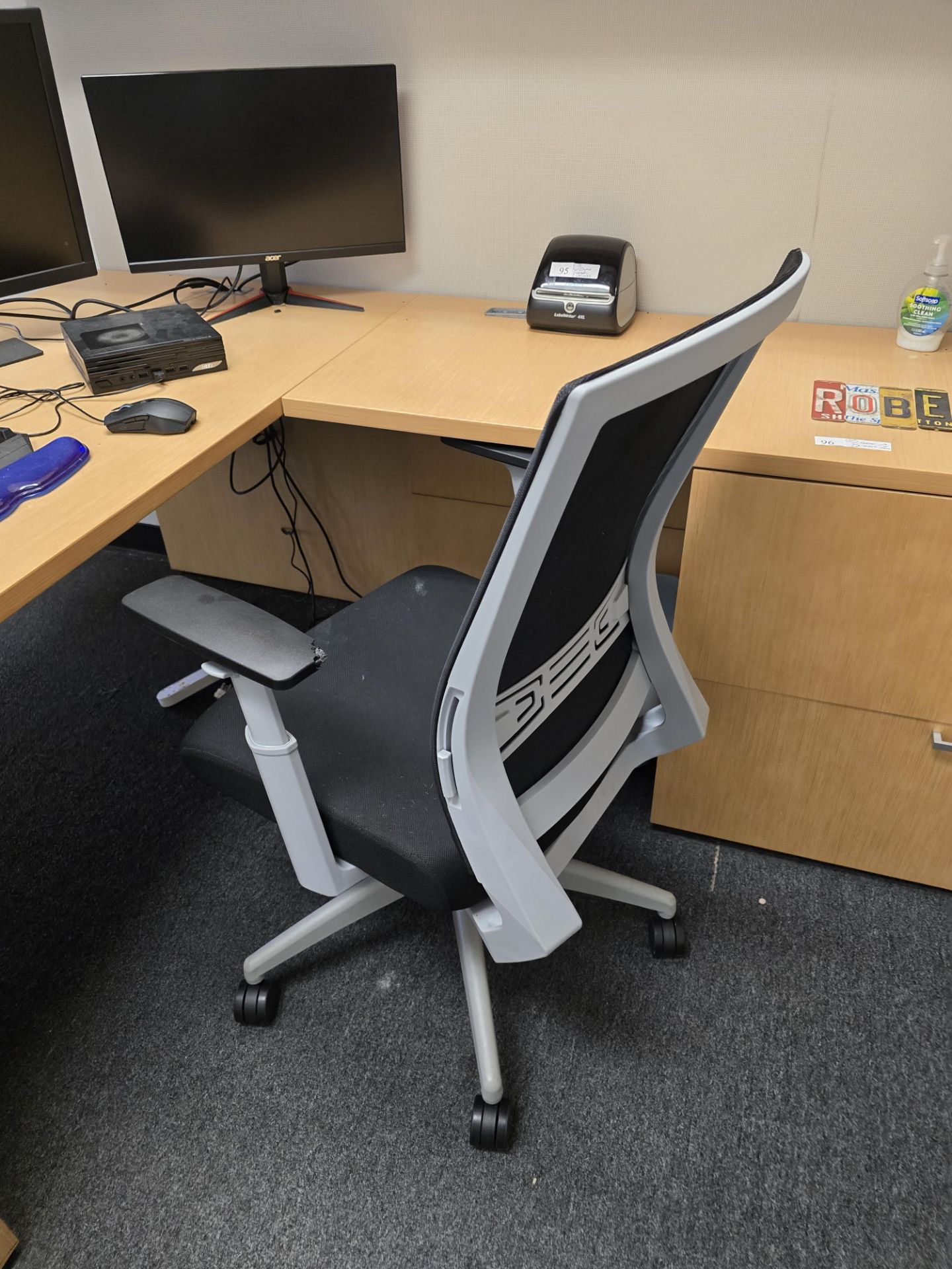 BLACK & GRAY OFFICE CHAIR - Image 2 of 2