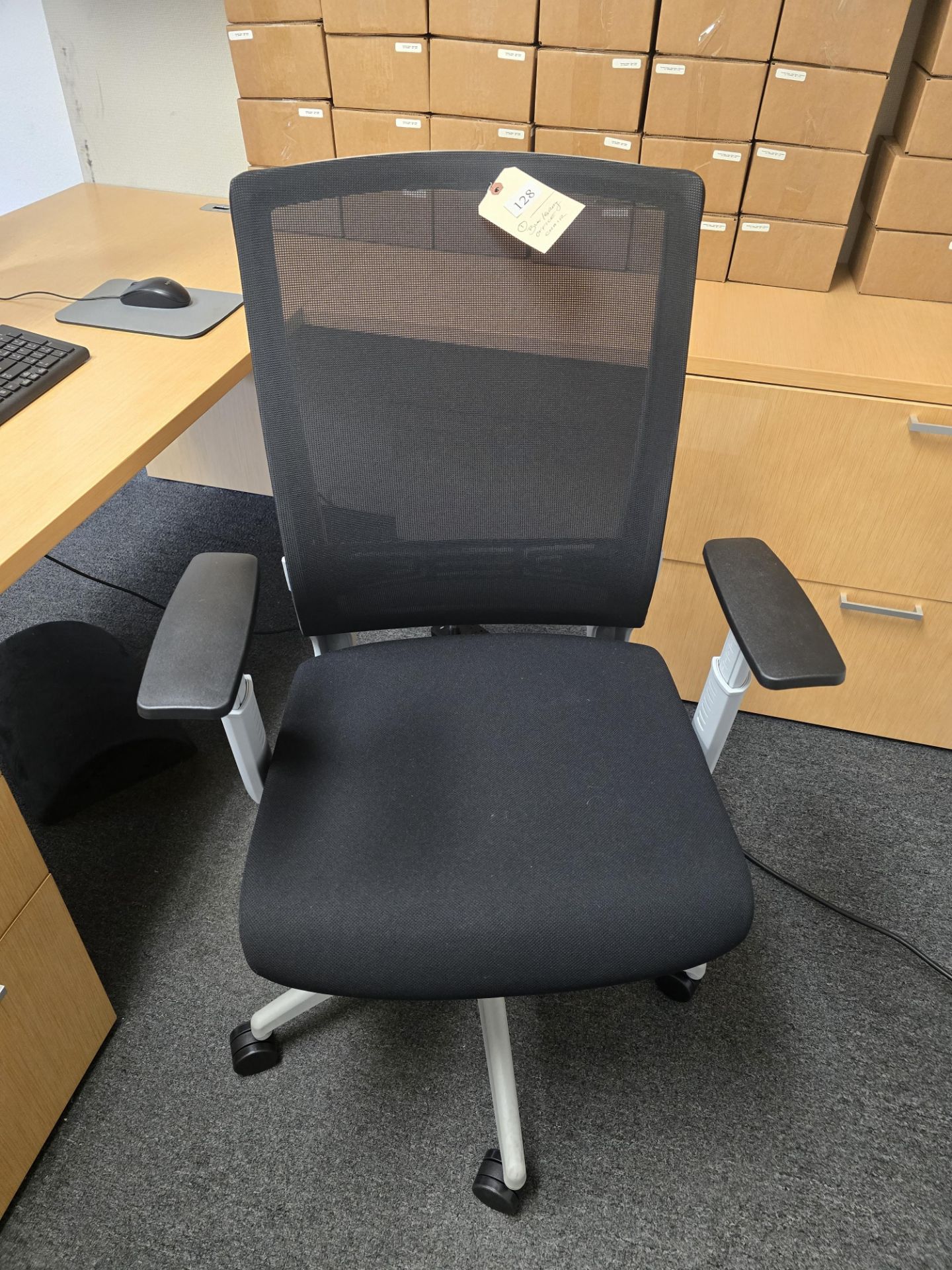 BLACK & GRAY OFFICE CHAIR