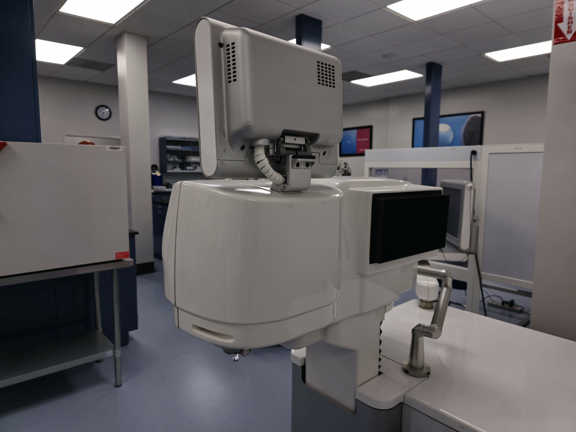 ABBOT ADVANCED FEMTOSECOND LASER 1FS - Image 5 of 12