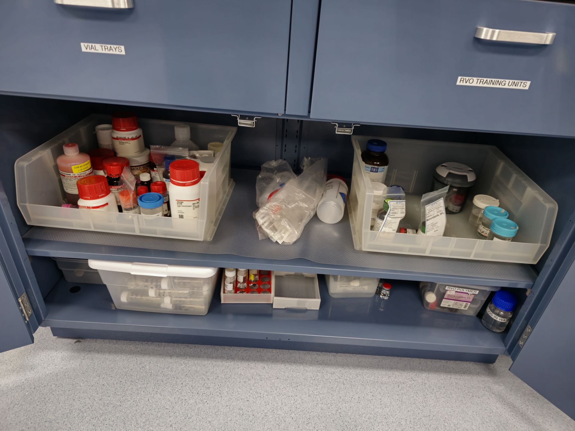 ALL CONTENTS IN INLAND CABINETS BOTTLES, VIALS, CAPS & MORE - Image 6 of 6