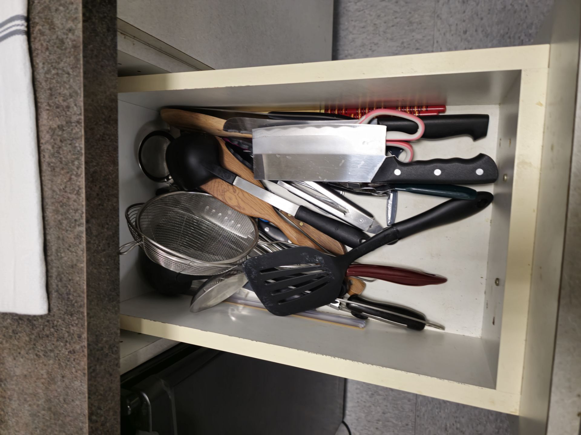 ALL KITCHEN UTENSILS AND SUPPLIES ON TOP AND INSID - Image 2 of 3