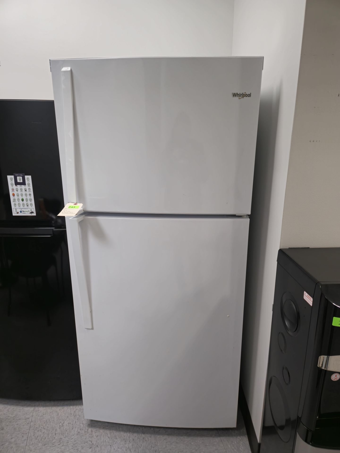 WHITE WHIRLPOOL REFRIGERATOR