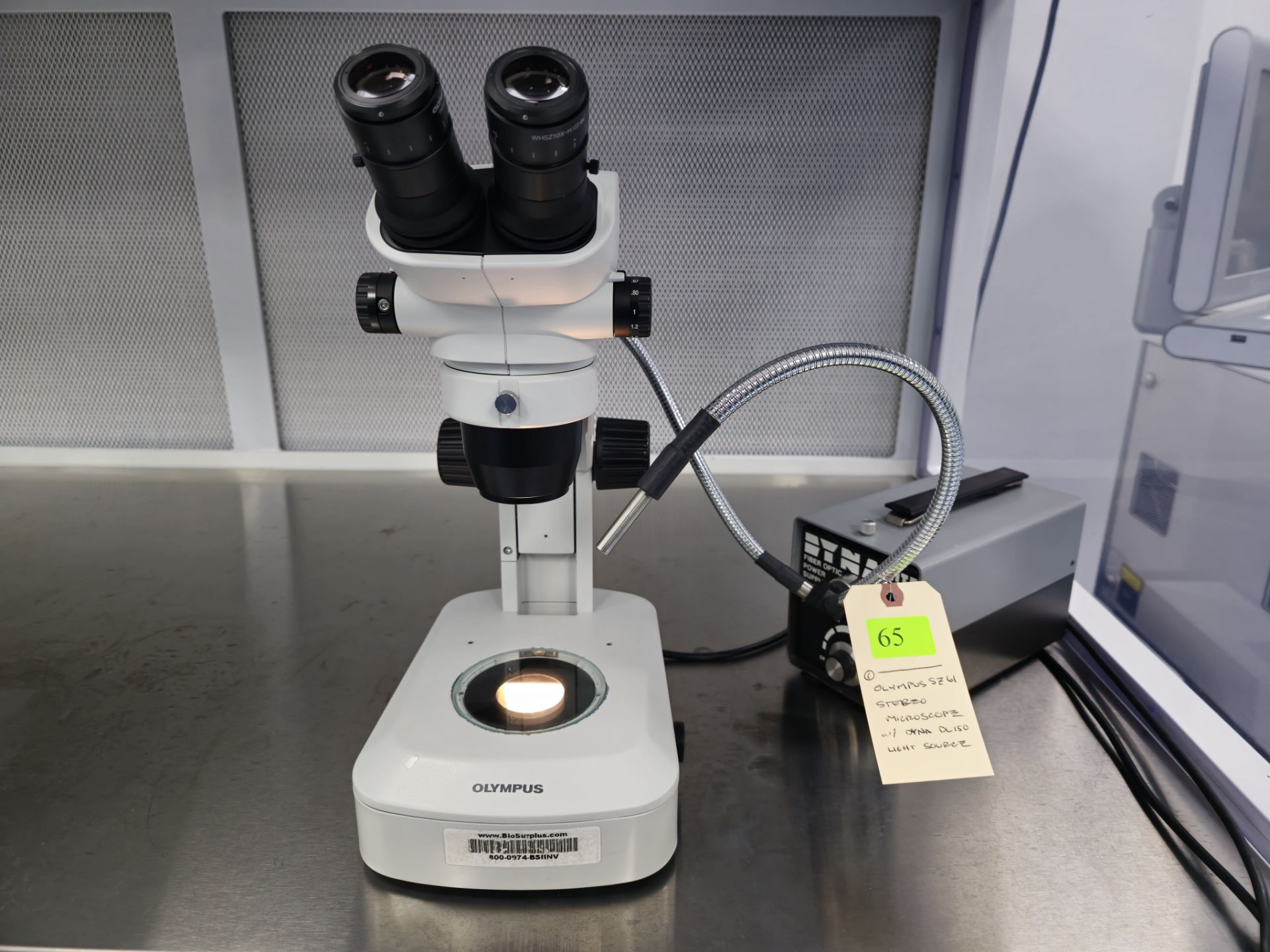 OLYMPUS SZ61 STEREO MICROSCOPE W/ OUNA DL 150 LIGH