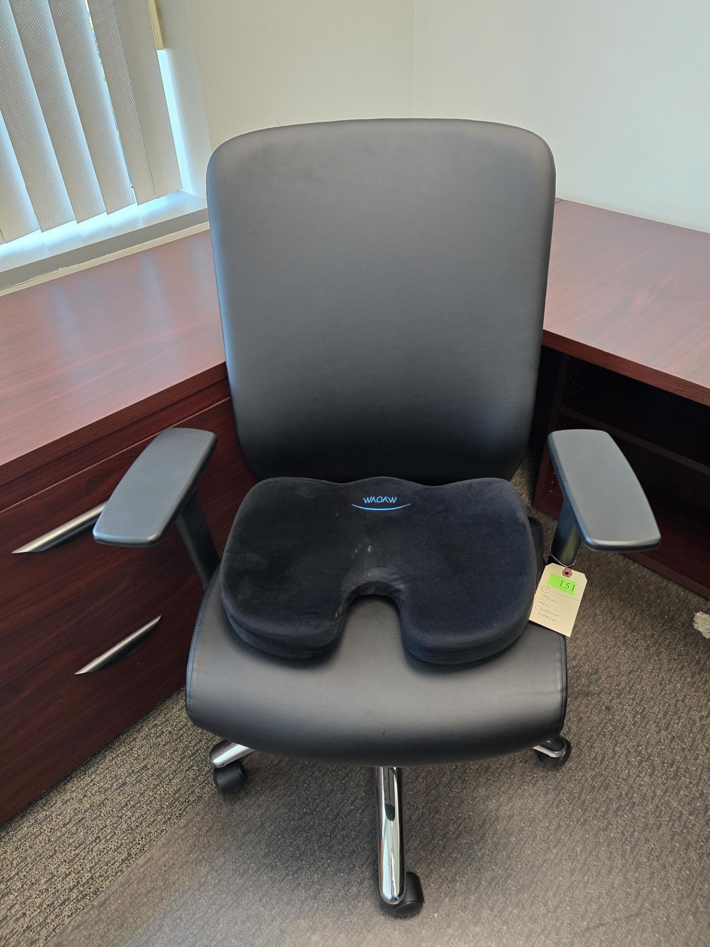 BLACK HL OFFICE CHAIR