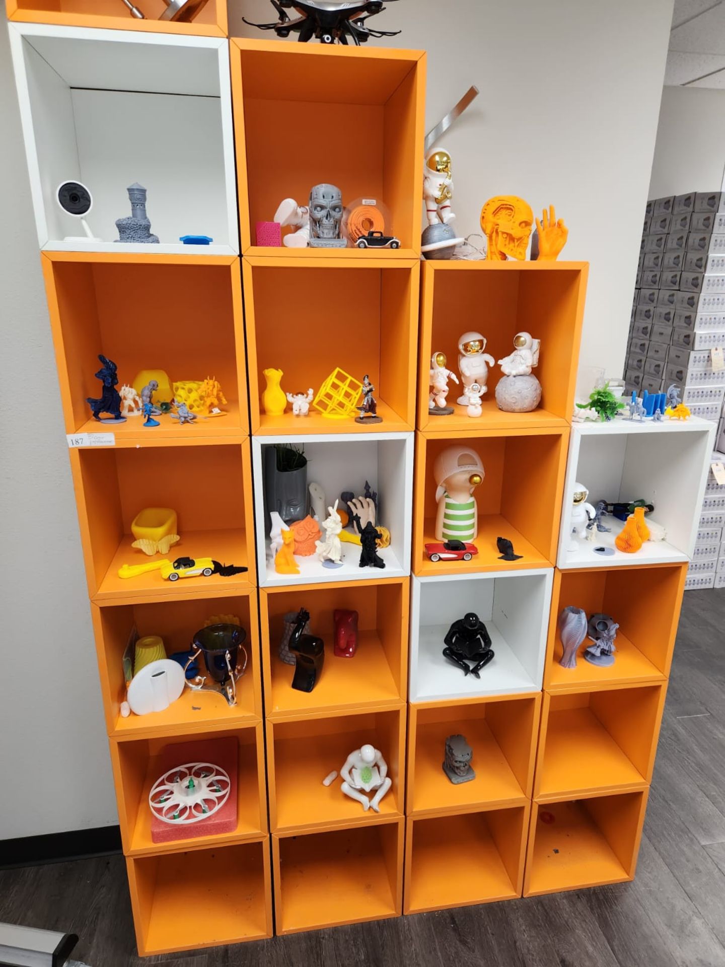 ORANGE CUBIE W/ FIGURINES