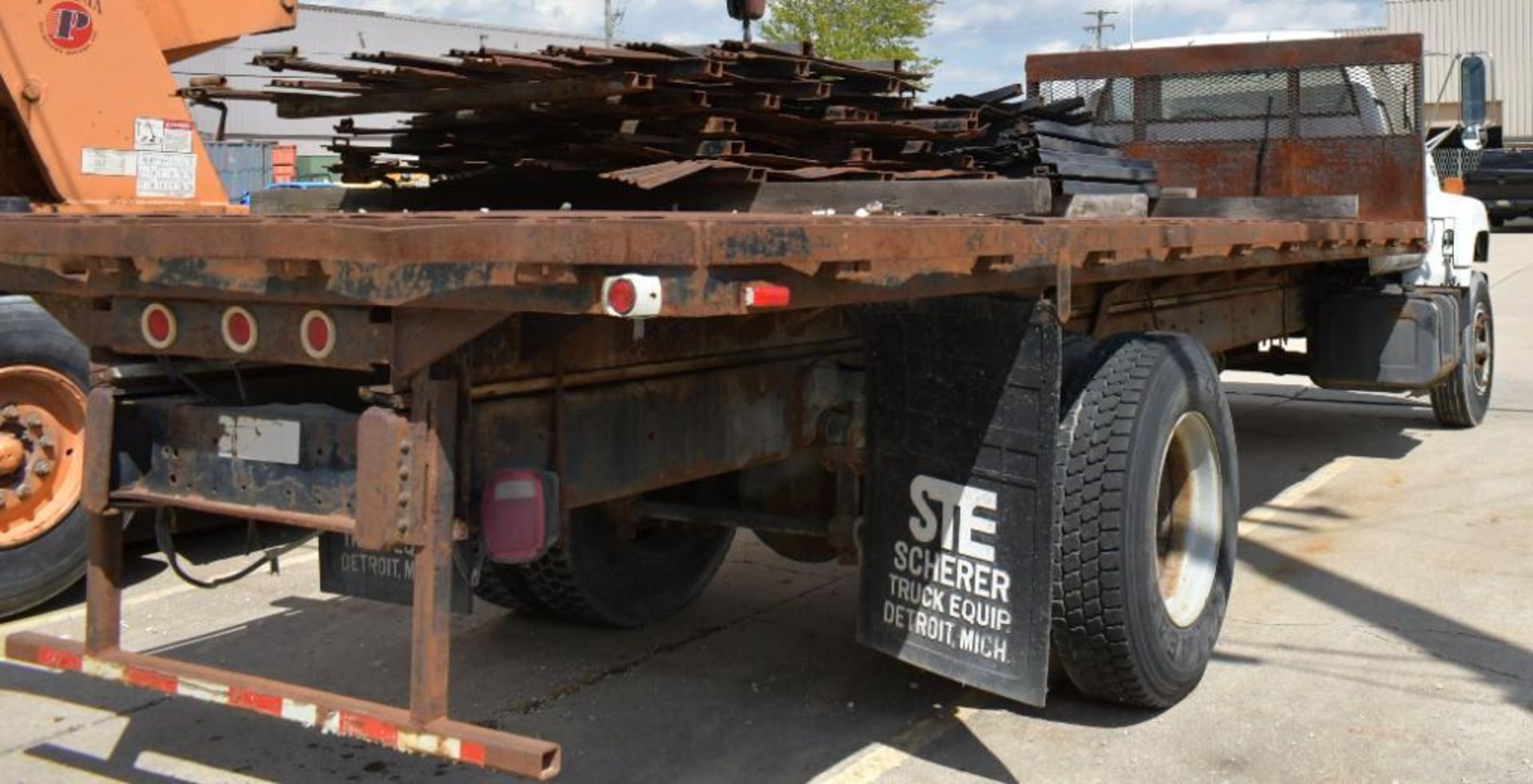 1990 GMC Topkick 8' x 20' Flat Bed Single Axle Dually Wheeled Stake Truck - Image 2 of 9