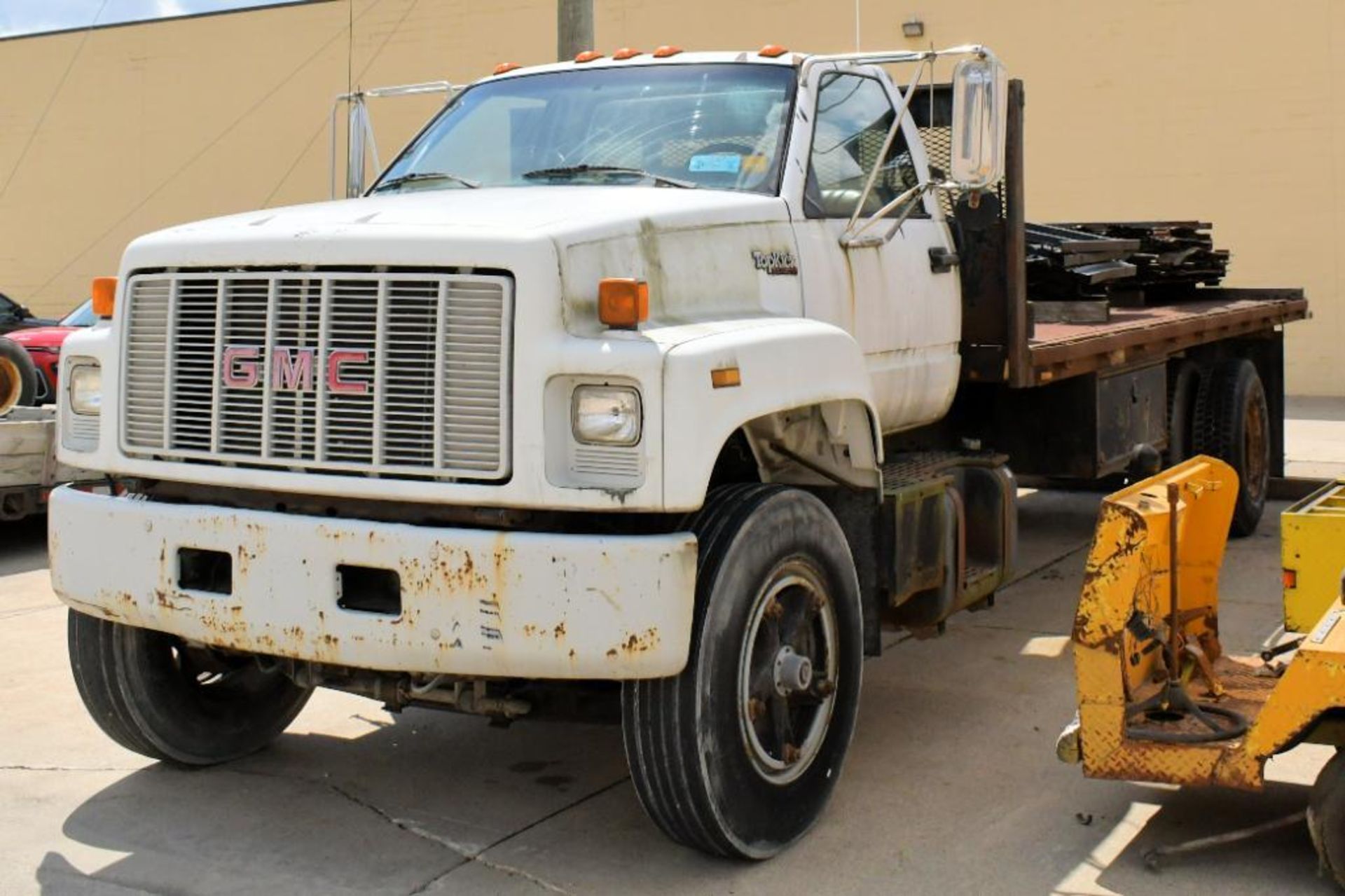 1990 GMC Topkick 8' x 20' Flat Bed Single Axle Dually Wheeled Stake Truck - Image 9 of 9