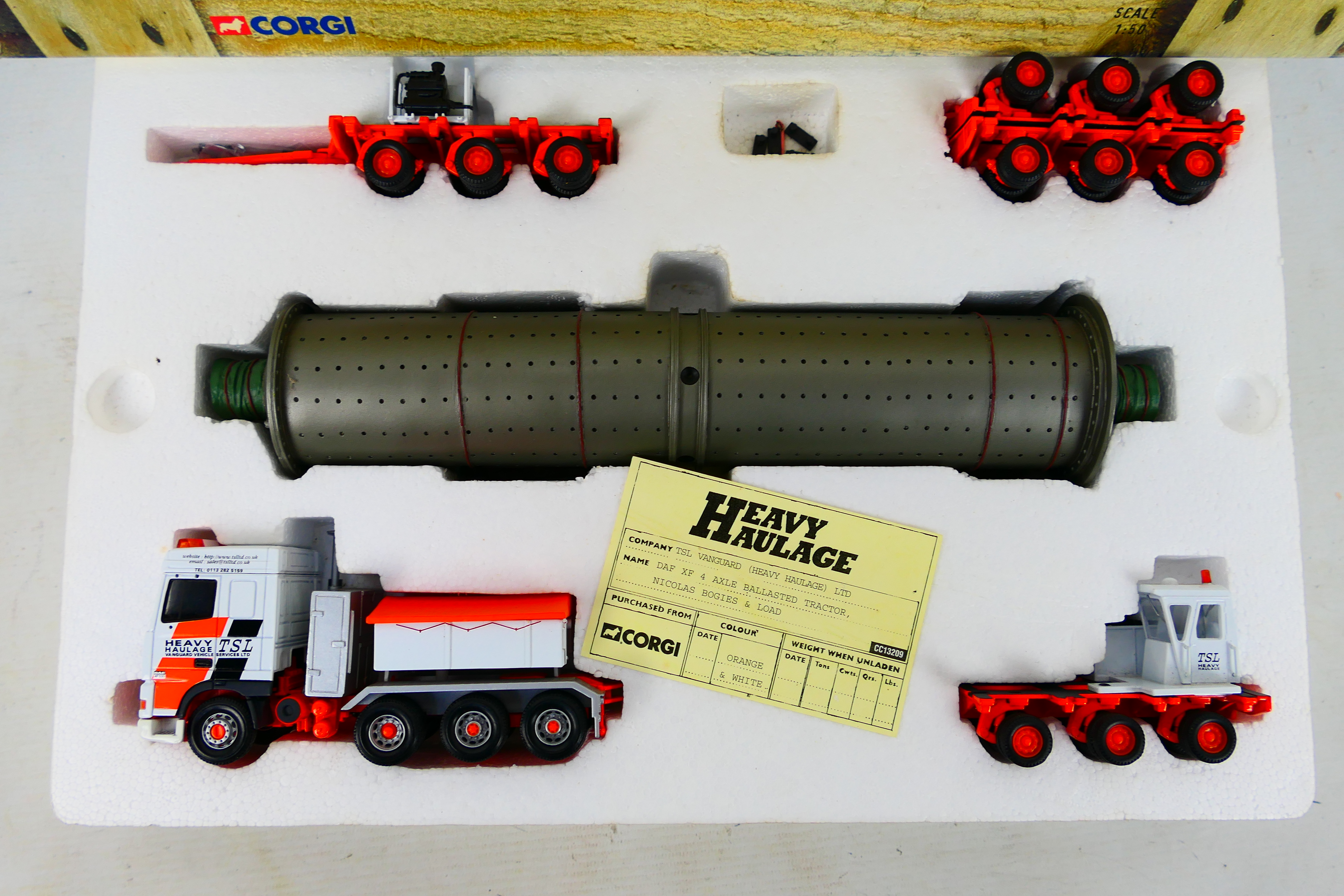 Corgi - Heavy Haulage - A boxed 1:50 scale Corgi Heavy Haulage #CC13209 Limited Edition DAF XF - Image 2 of 4