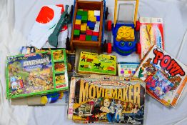 Marx - Triang - Blue Box - Others - A group of boxed and unboxed vintage children's toys and games,