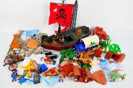 Playmobil - A collection of loose Playmobil accessories and sets.
