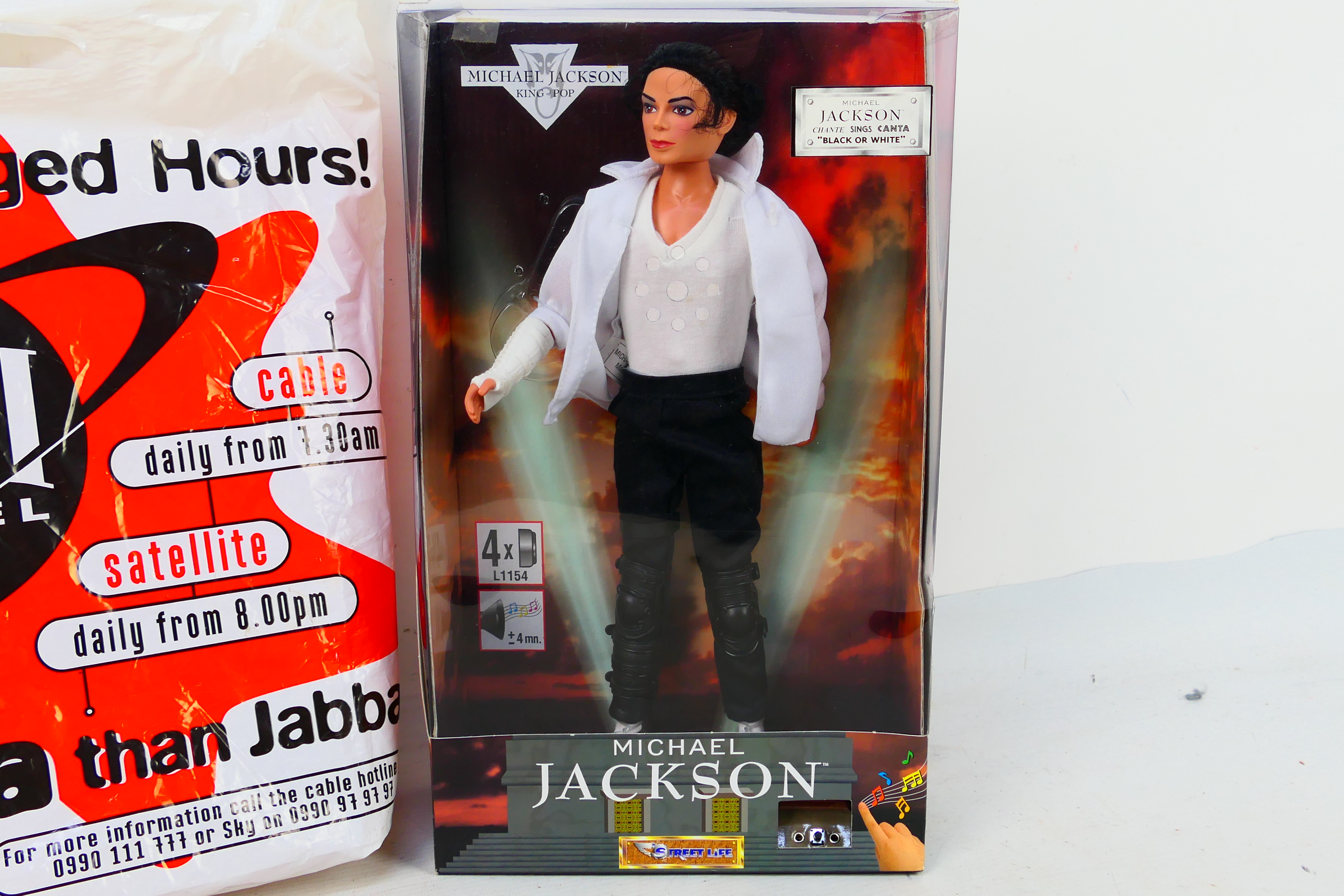 Michael Jackson - Street Life. A King of Pop, Michael Jackson 12" action figure by Street Life. - Image 2 of 3