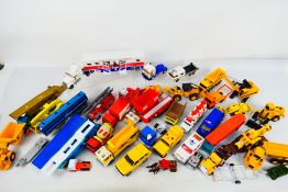 Matchbox - Corgi - Siku - Others - An unboxed collection of diecast model vehicles in various