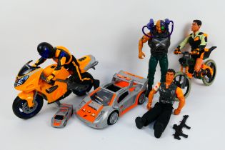 Hasbro - Action Man - A collection of unboxed Action Men with equipment including Mountain Bike
