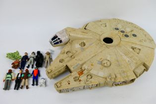 Kenner - Star Wars - A 1979 Kenner Millennium Falcon and 10 x figures, Han Solo, R2-D2, Weequay,