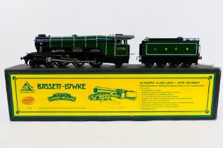 Bassett-Lowke - A limited edition boxed O gauge A3 Pacific Class 4-6-2 locomotive and tender number