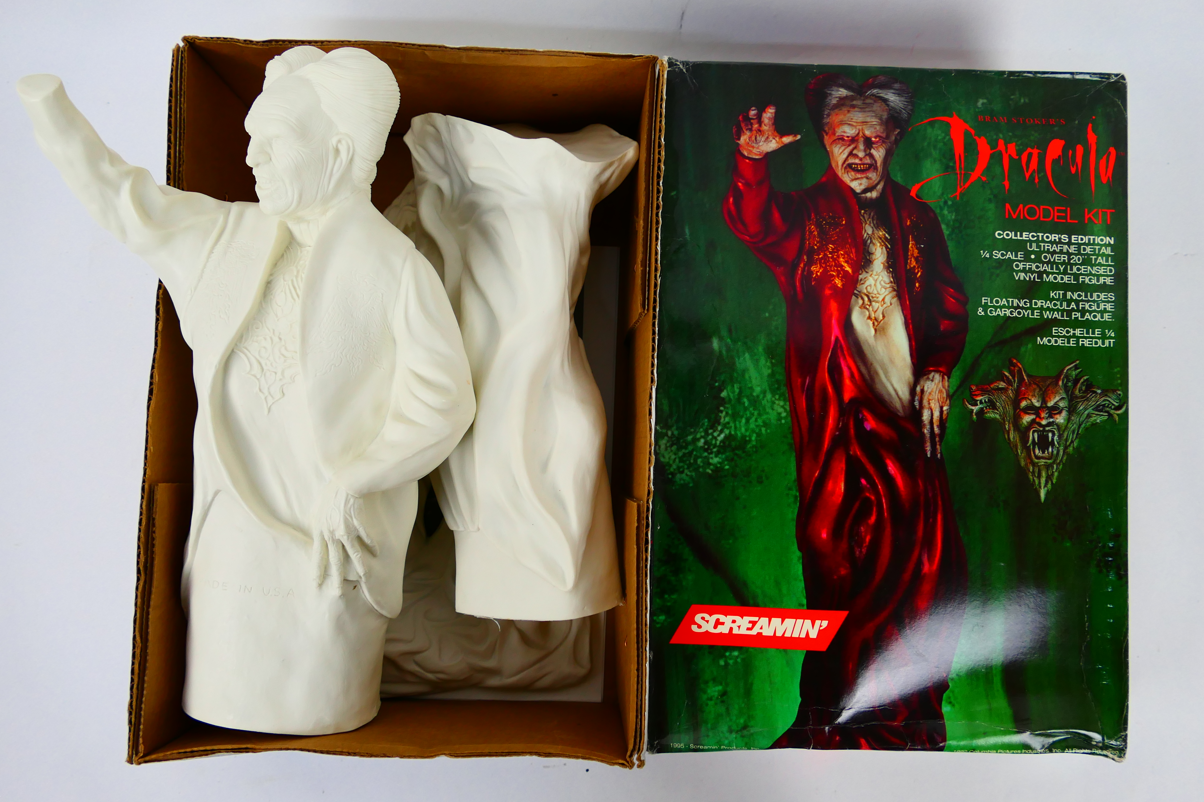 Screamin - A boxed Collectors Edition 1/4 scale vinyl Bram Stoker's 'Dracula' model kit.