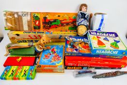 Waddingtons - Arrow - Peter Pan Playthings - (2) Others - A mixed lot of boxed and unboxed vintage