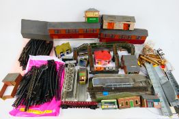 Lima- Faller - Others - An unboxed group of HO/OO gauge model railway scenic and accessories plus a