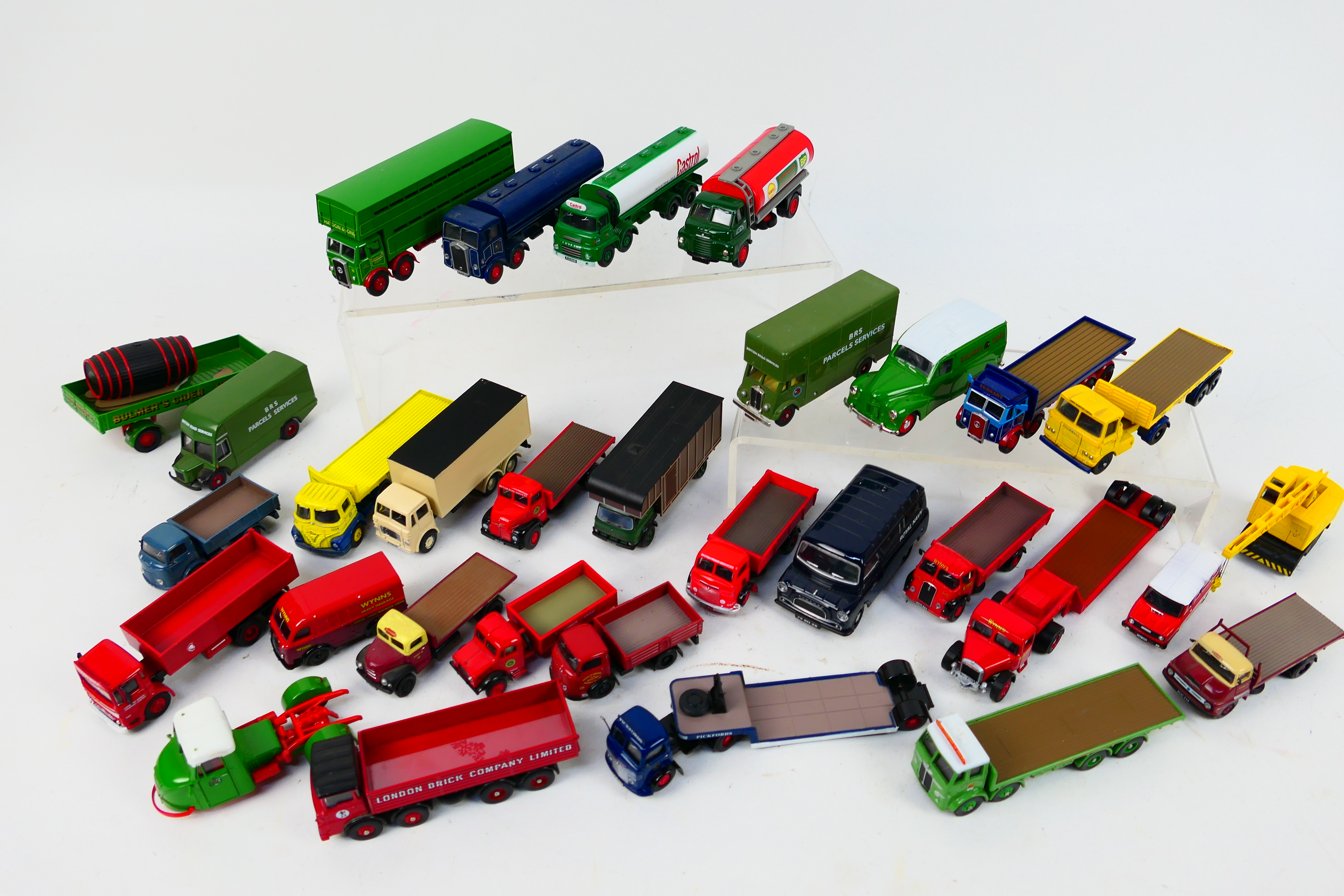 Oxford Diecast - Vanguards - Corgi - Lledo - Other - Approximately 30 unboxed diecast model