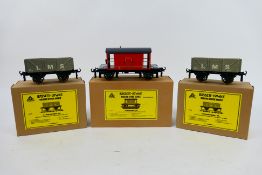 Bassett-Lowke - 3 x boxed wagons,