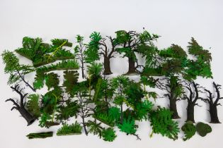 Britains - A group of unboxed Britains tree parts.