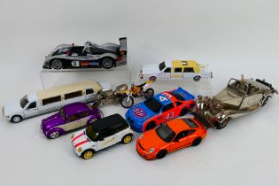 Maisto - Welly - A group of unboxed vehicles including Audi R8R in 1:18 scale,