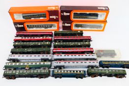 Lima - Jouef - Others - A rake of 20 mainly unboxed passenger HO gauge coaches.