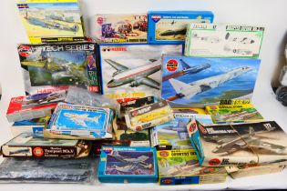 Airfix - Frog - Novo - Tasman - Other - A large group of part built / incomplete boxed 1:72 plastic