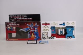 Hasbro - Transformers - A boxed Transformers City Commander 'Ultra Magnus'.